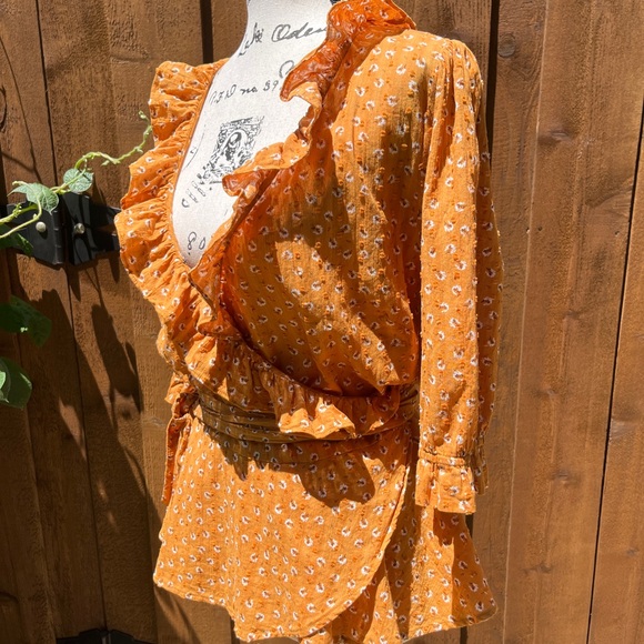 LOFT Women's Ruffled Casual Work Wrap Blouse Size L Golden Yellow EUC - Picture 3 of 6